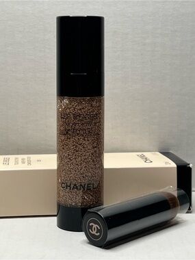 CHANEL LES BEIGES Water-Fresh Complexion Touch